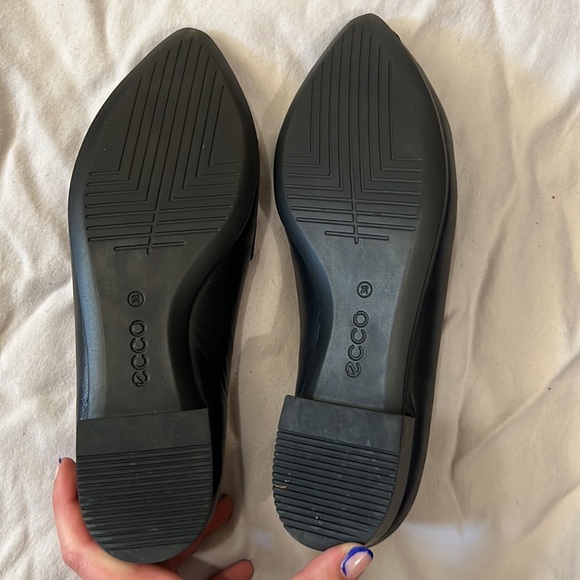Ecco Flats - Picture 2 of 4
